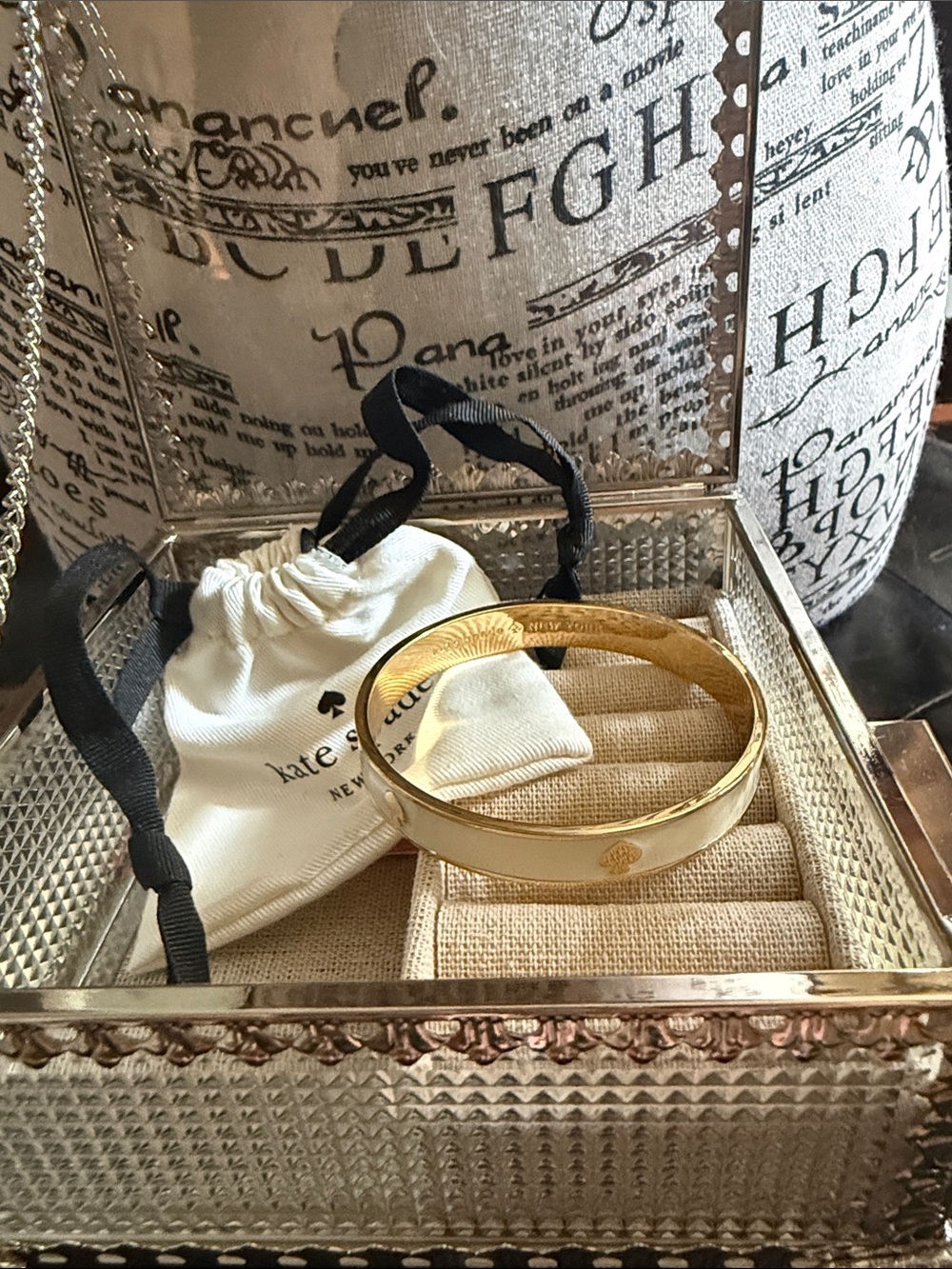 kate spade ♠️ Heritage gold & cream enamel bangle bracelet - Picture 1 of 1